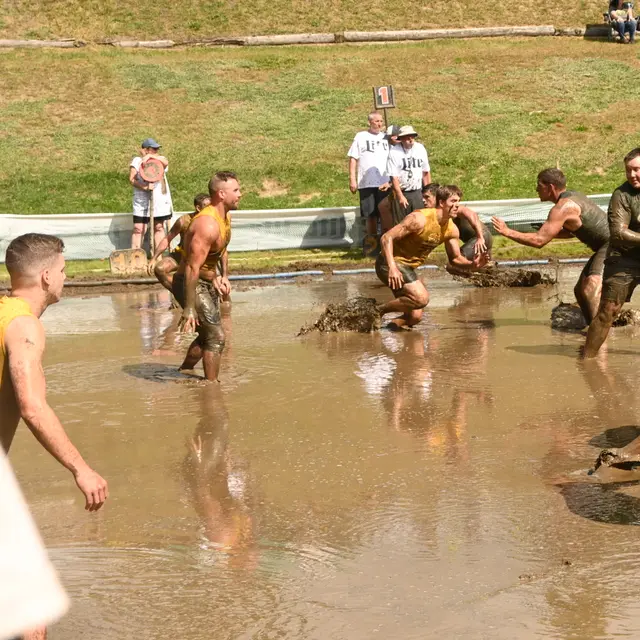 North Shore Mud Sharks photo 15